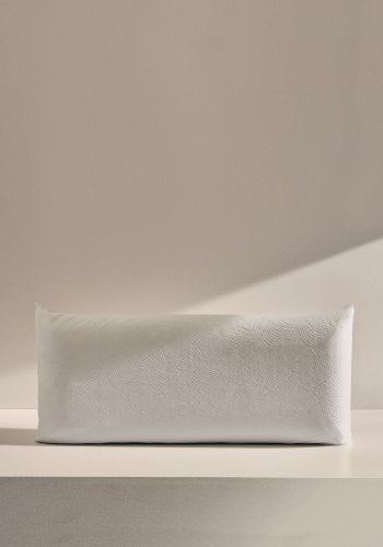 KAVE HOME Sasa viskoelastisk pute 33 x 80 cm