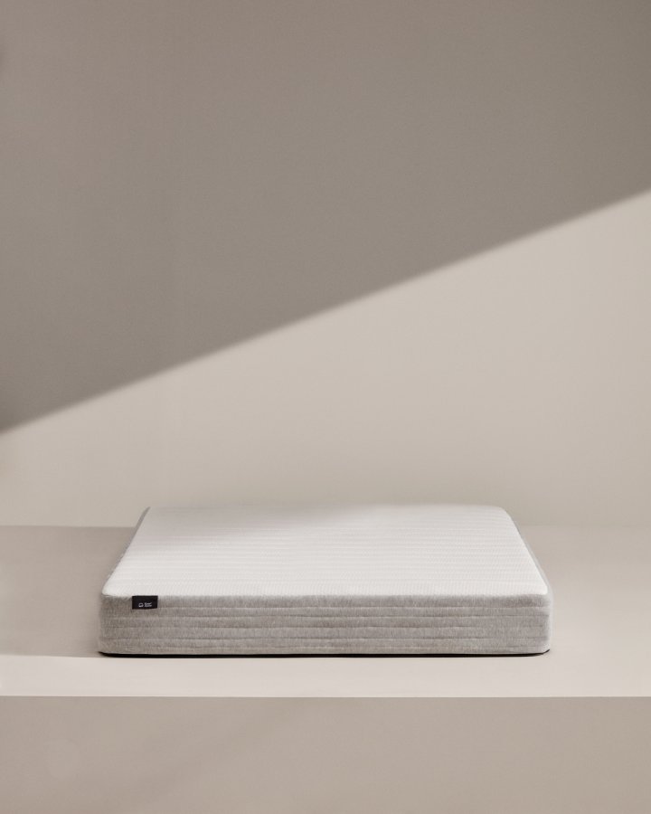 KAVE HOME Yoko skummadrass 140 x 190 cm