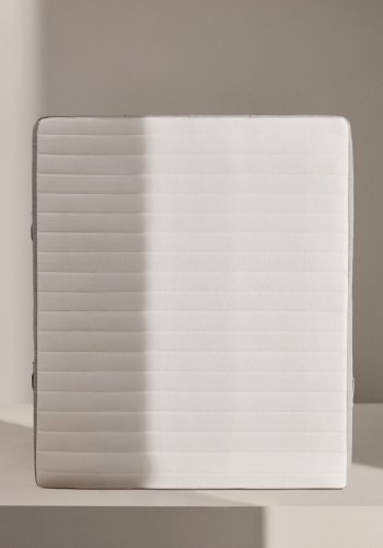 KAVE HOME Yoko skummadrass 150 x 190 cm