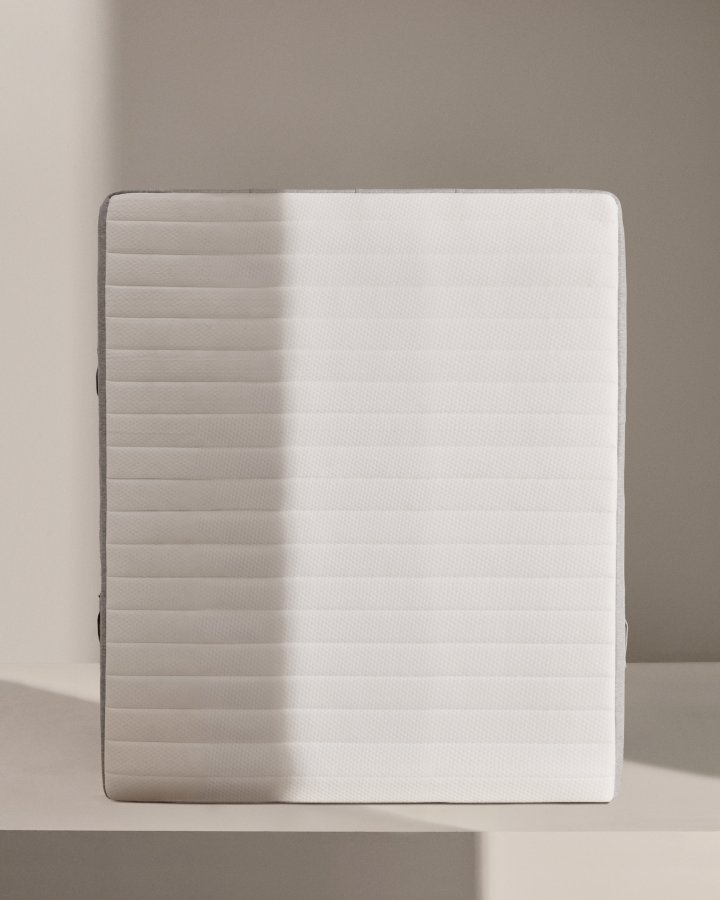 KAVE HOME Yoko skummadras - hvid stof (150x200)