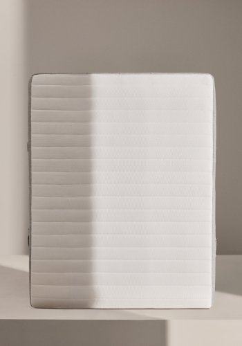 KAVE HOME Yoko skummadrass 135 x 190 cm