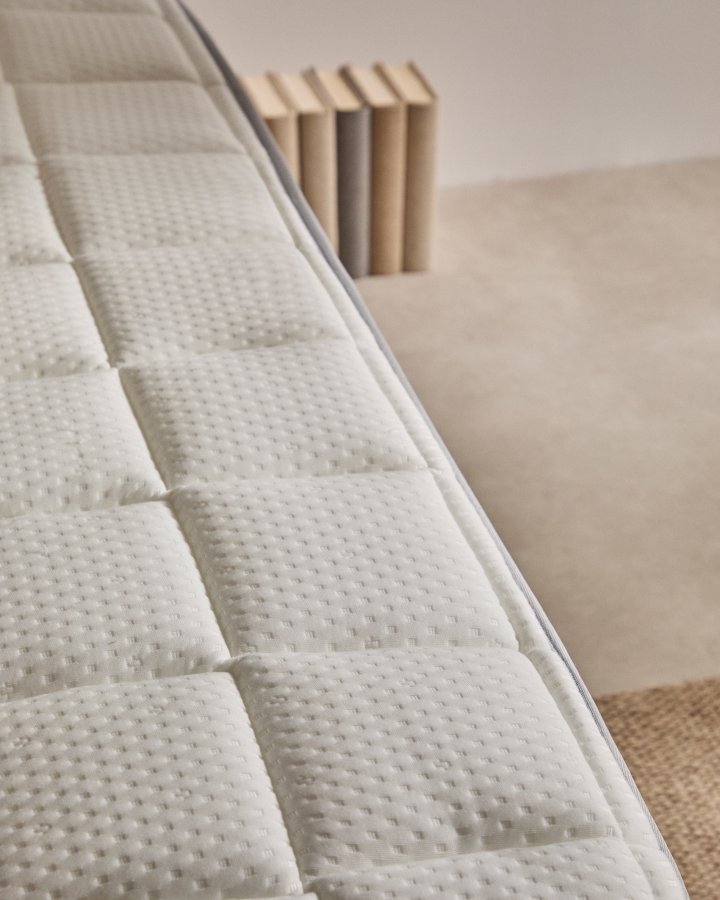 KAVE HOME Freya overmadrass - hvitt stoff (135x190)