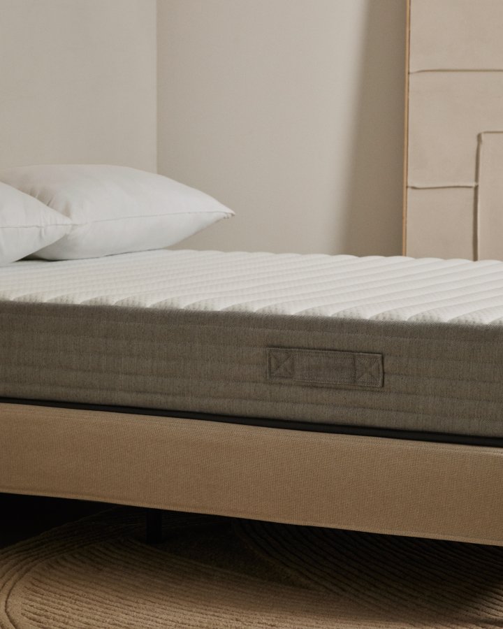 KAVE HOME Yoko skummadrass 160 x 200 cm