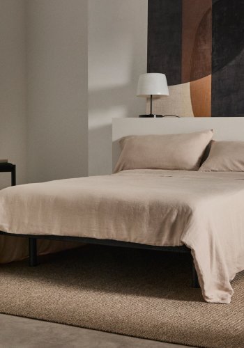 KAVE HOME Undersengsbunn uten ben - svart stoff (for 135x190 cm madrass)