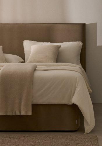 KAVE HOME Jaira-seng med avtakbart trekk i lin og bomull i taupe til 160 x 200 cm FSC Mix Credit