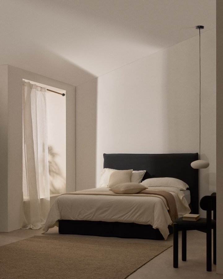 KAVE HOME Jaira seng i antrasittgrtt lin og bomull med avtakbart trekk til en 180 x 200 cm FSC Mix seng