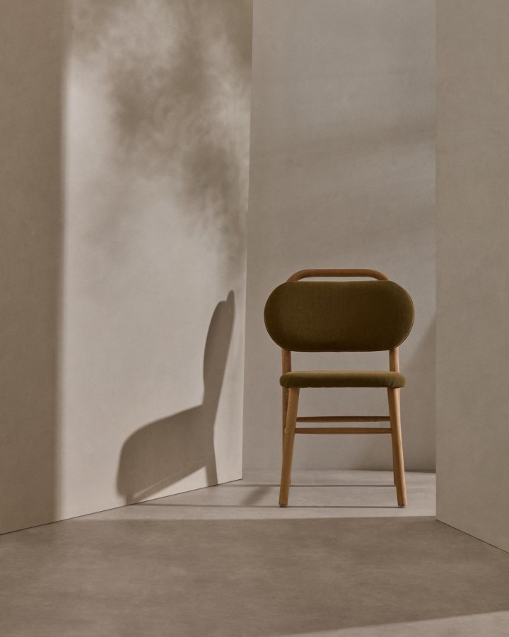 KAVE HOME Helda spisestuestol - grnn chenille og naturlig eik