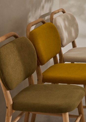 KAVE HOME Helda spisestuestol - sennepsgul chenille og naturlig eik