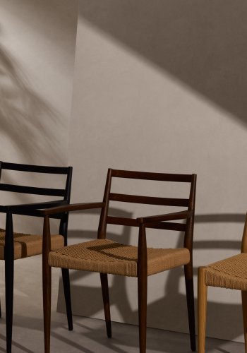 KAVE HOME Analy spisebordstol, med armlener - naturlig tau og svart eik