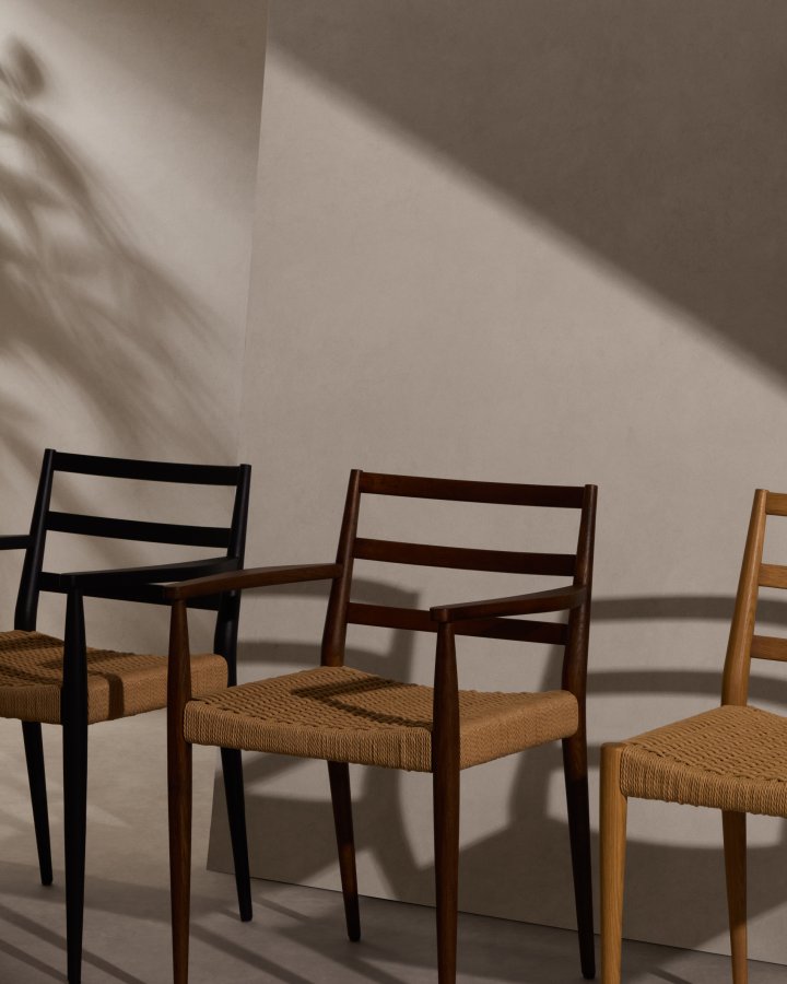 KAVE HOME Analy spisebordstol, med armlener - naturlig tau og svart eik