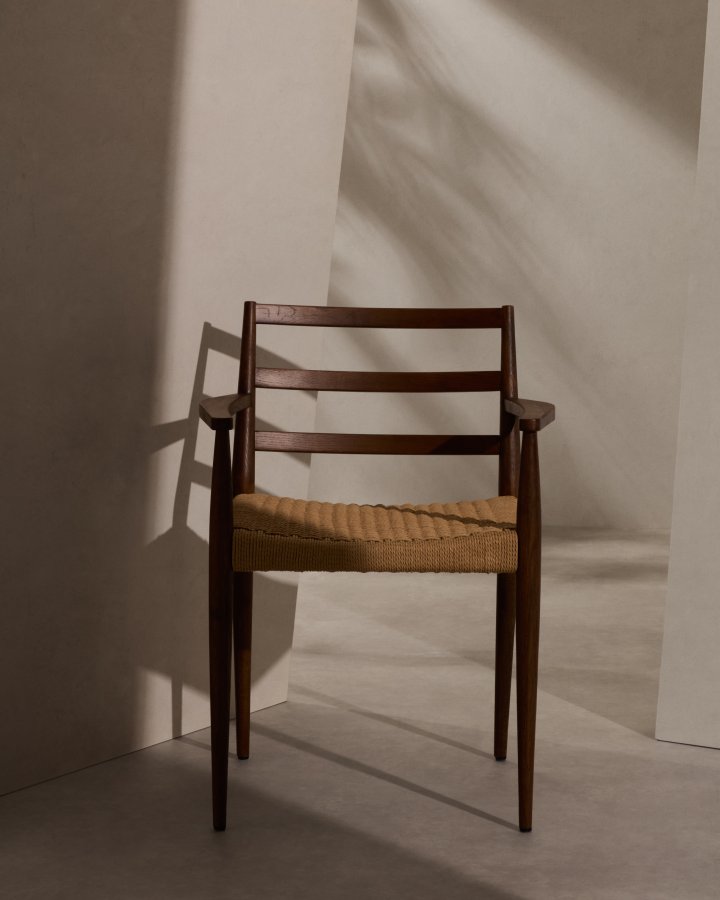 KAVE HOME Analy spisebordstol, m armlener - eik i tau og valntt