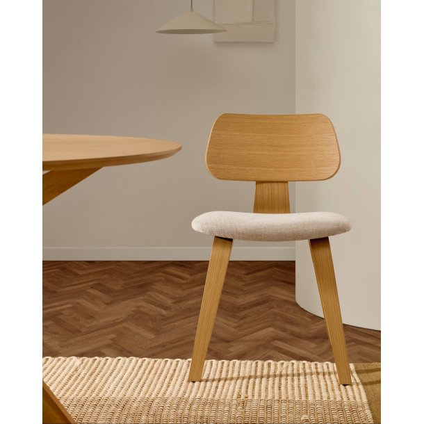 KAVE HOME Gena spisebordsstol - beige chenille stof og natur egefin�r -  Kave Home