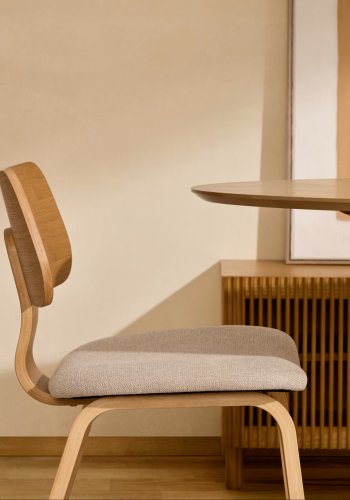 KAVE HOME Gena spisebordsstol - beige chenille stof og natur egefin�r