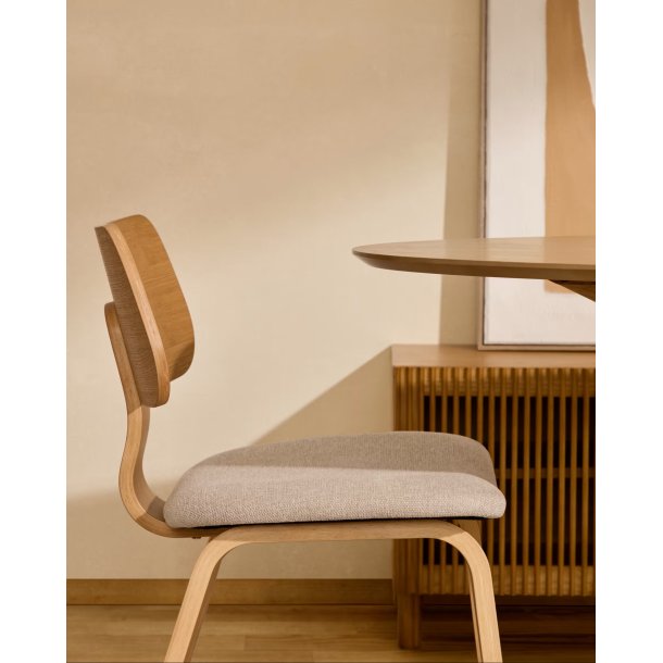 KAVE HOME Gena spisebordsstol - beige chenille stof og natur egefin�r -  Kave Home