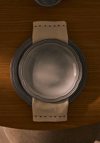 KAVE HOME Dovec desserttallerken, rund - bl keramikk (22,5)