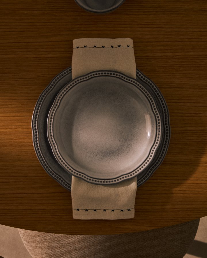 KAVE HOME Dovec desserttallerken, rund - bl keramikk (22,5)