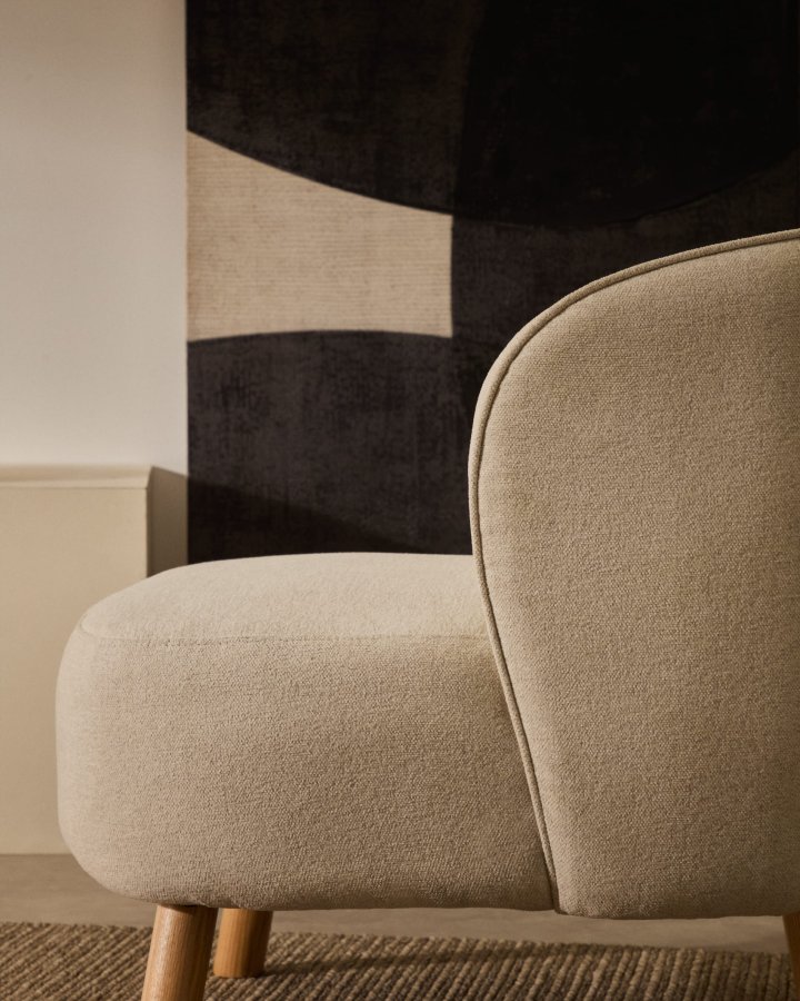 KAVE HOME Ulit lenestol - beige chenillestoff og naturlig b�ketre