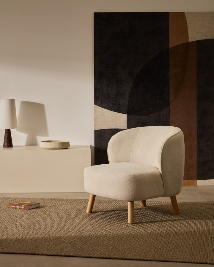 KAVE HOME Ulit lenestol - beige chenillestoff og naturlig b�ketre