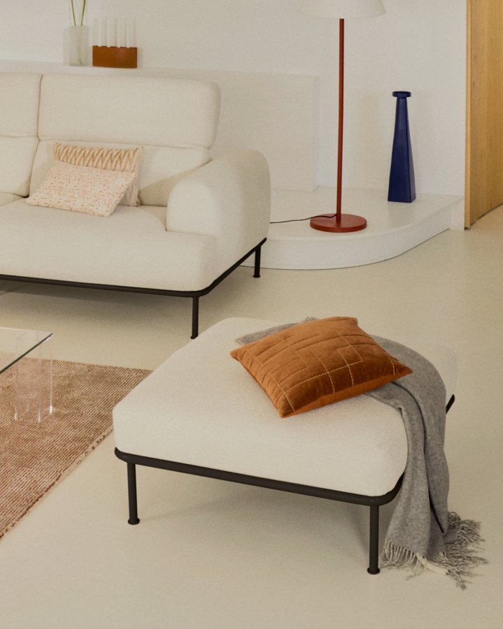 KAVE HOME Aurum, ecru fotsttte og en matt gr metallbase 85 x 85 cm FSC Mix Credit