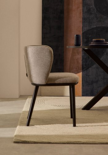 KAVE HOME Ciselia spisestuestol - lysebrunt chenillestoff og sort stl