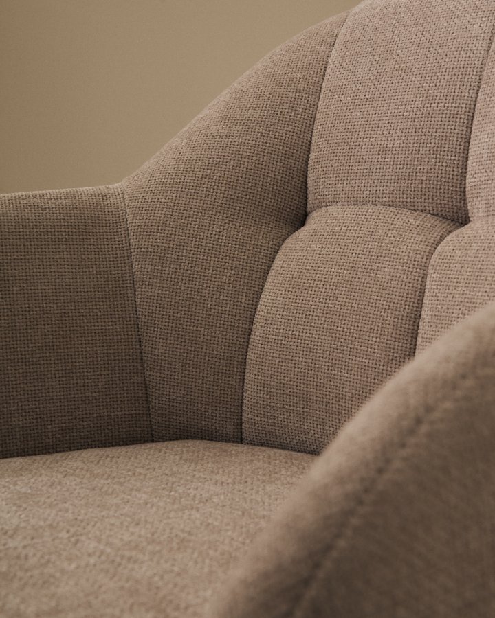 KAVE HOME Dorina svingstol i beige chenille og stlben i beige utfrelse