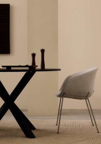 KAVE HOME Yvette-stol i beige chenille og stlben i beige utfrelse