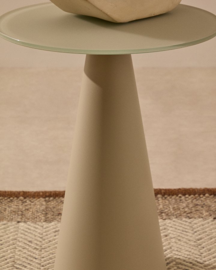 KAVE HOME Wilshire sidebord med frostet herdet glass og stl med matt grmalt finish.