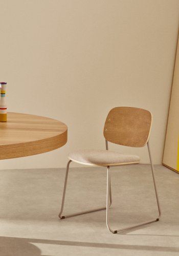 KAVE HOME Meli spisebordsstol, stabelbar - poppelkrydsfiner, beige chenille og beige metal