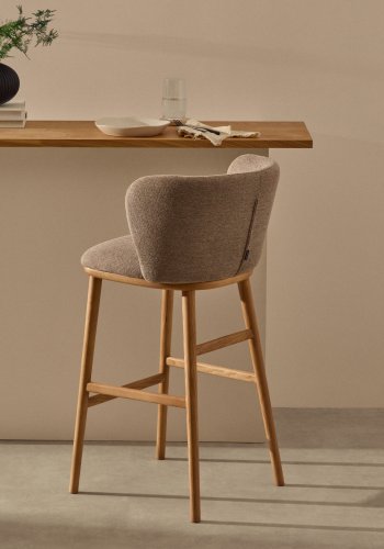 KAVE HOME Ciselia krakk brun chenille heltre ask naturfarget overflate FSC Mix Credit 65 cm