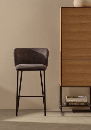 KAVE HOME Ciselia barkrakk, med ryggsttte og fotsttte - mrkegr chenillestoff og svart stl