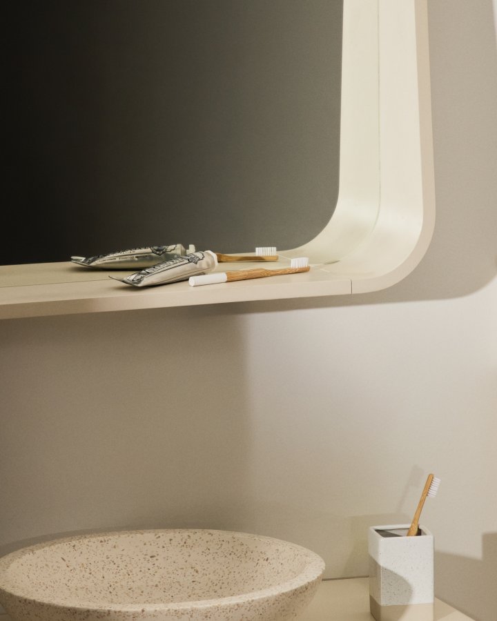 KAVE HOME Salaya-speil i lakkert beige ask laminert kryssfiner 90 x 60 cm