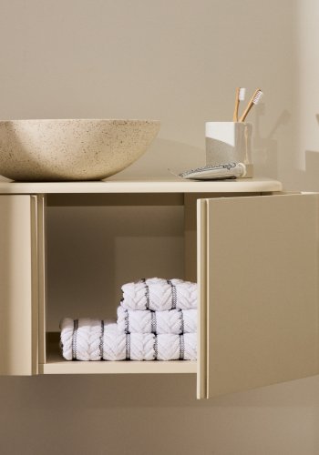 KAVE HOME Salaya baderomsmbler i lakkert beige ask laminert kryssfiner 90 x 45 cm