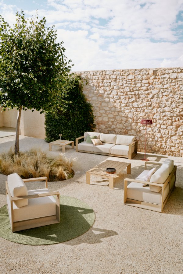 KAVE HOME Ambra 2-seters sofa i heltre akasie med lys overflate 174 cm