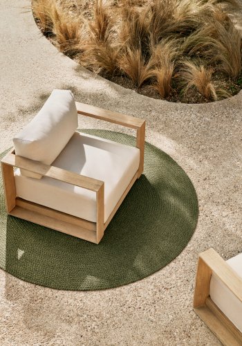 KAVE HOME Ambra lenestol i heltre akasie med en lys finish