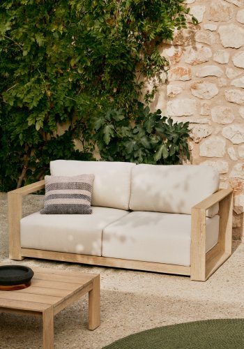 KAVE HOME Ambra 2-seters sofa i heltre akasie med lys overflate 174 cm