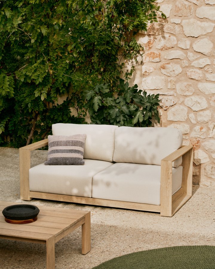 KAVE HOME Ambra 2-seters sofa i heltre akasie med lys overflate 174 cm