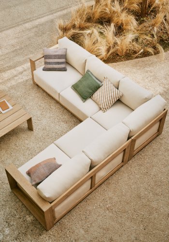 KAVE HOME Ambra 5-seters hjrnesofa i heltre akasie med lys overflate 248 cm