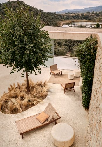 KAVE HOME Itani lenestol i FSC 100 % heltre akasie og syntetisk rotting