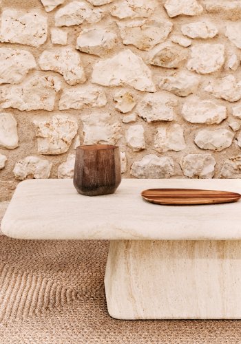 KAVE HOME Drasi salongbord i sement med travertin-effekt 140 x 70 cm