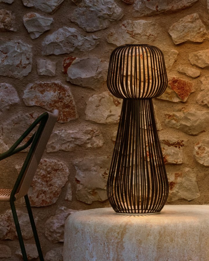 KAVE HOME Reiba grnn solcelledrevet gulvlampe i metall