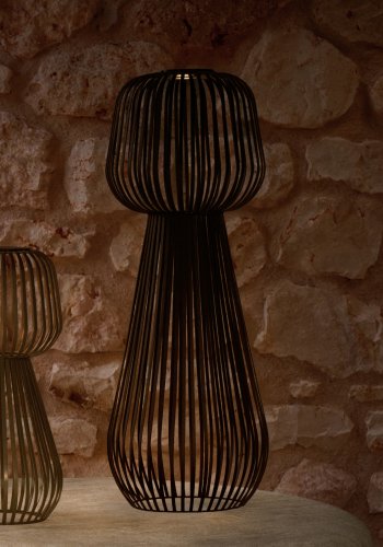 KAVE HOME Reiba solcelledrevet gulvlampe i svart metall