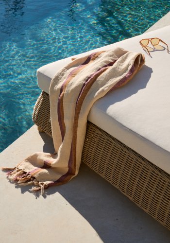 KAVE HOME Meria dobbel solseng i syntetisk rotting med ben i FSC 100 % heltre akasie