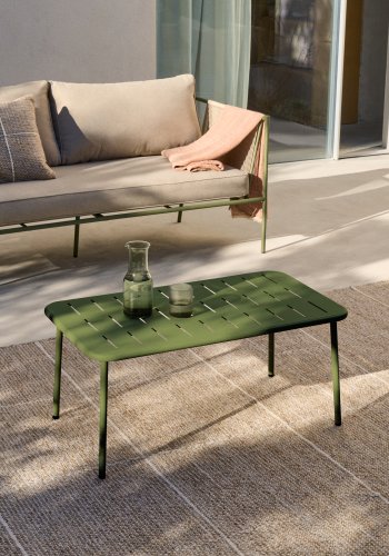 KAVE HOME Zivia utendrs 2-seters sofa i ecru tau og grnt galvanisert stl 178 cm