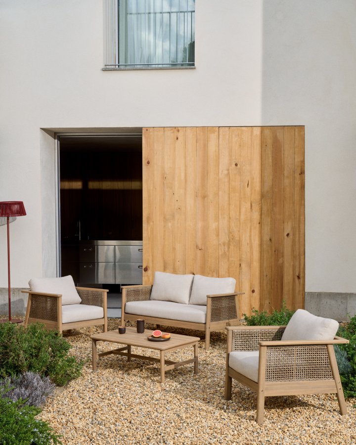 KAVE HOME Alabe-sett bestende av en 2-seters sofa, 2 lenestoler og et salongbord i FSC 100 % ac