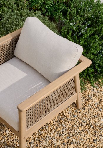 KAVE HOME Alabe-sett bestende av en 2-seters sofa, 2 lenestoler og et salongbord i FSC 100 % ac