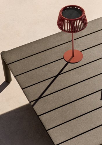 KAVE HOME Aldet utendrs solcelledrevet bordlampe i terrakottaledning