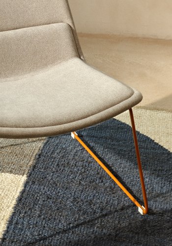 KAVE HOME Zahara Sessel - beige Stoff und Terrakotta-Stahl