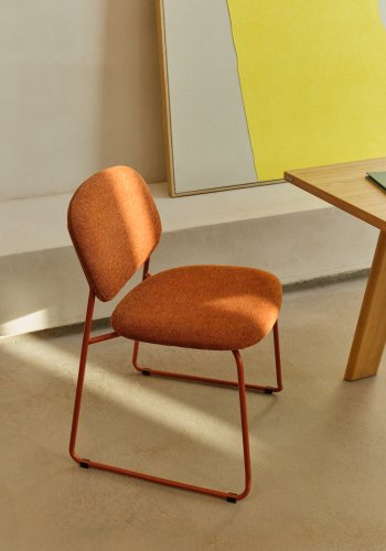 KAVE HOME Meli spisebordsstol, stabelbar - terrakotta chenille stof og terrakotta metal