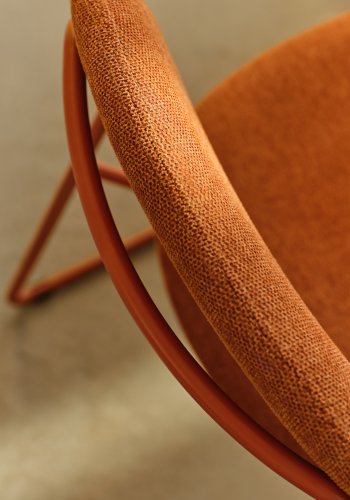 KAVE HOME Meli spisebordsstol, stabelbar - terrakotta chenille stof og terrakotta metal