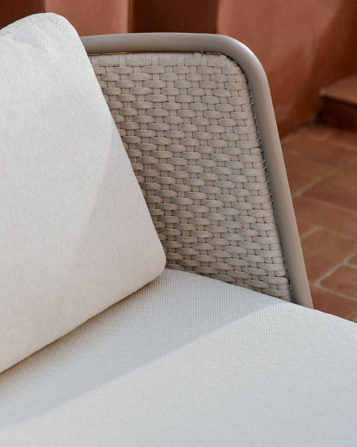 KAVE HOME Sedalis utendrs lenestol i aluminium og taupefarget tau